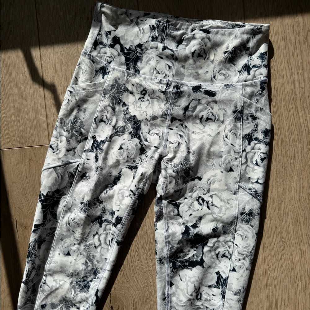 BALANCE COLLECTION workout leggings - Picture 2 of 6